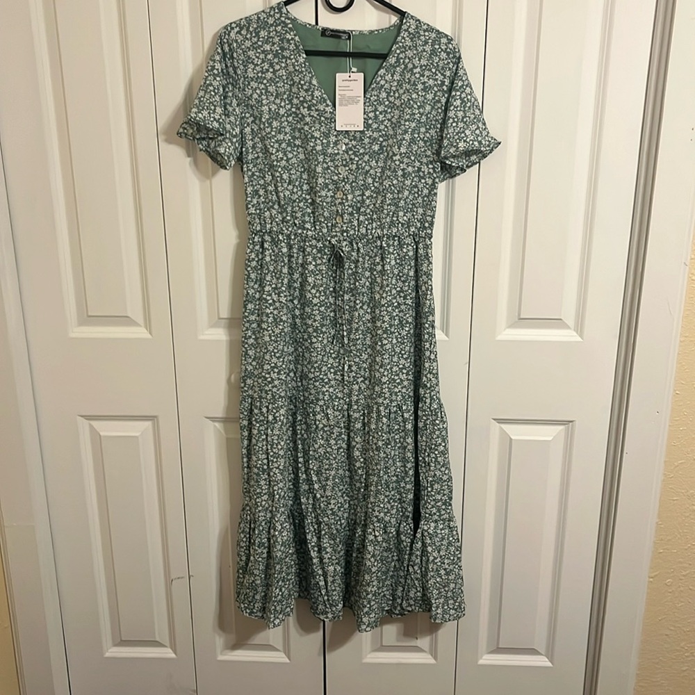 Medium green floral Pretty Garden maxi dress